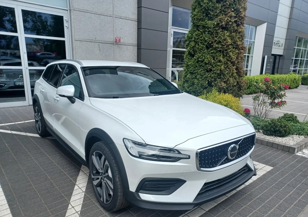 Volvo V60 Cross Country cena 262800 przebieg: 7, rok produkcji 2024 z Biały Bór małe 67